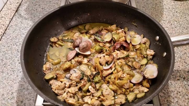 vongole zucchine e fiori di zucca